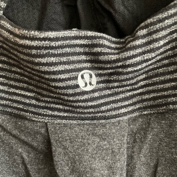 Lululemon tank top with super lightweight body fabric - Picture 5 of 7